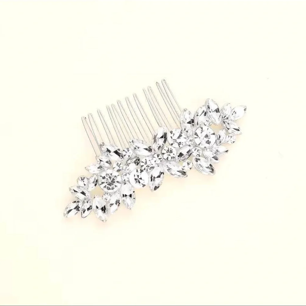 NWOT Crystal Floral Bridal Hair Clip - Silver Accent - Picture 4 of 4